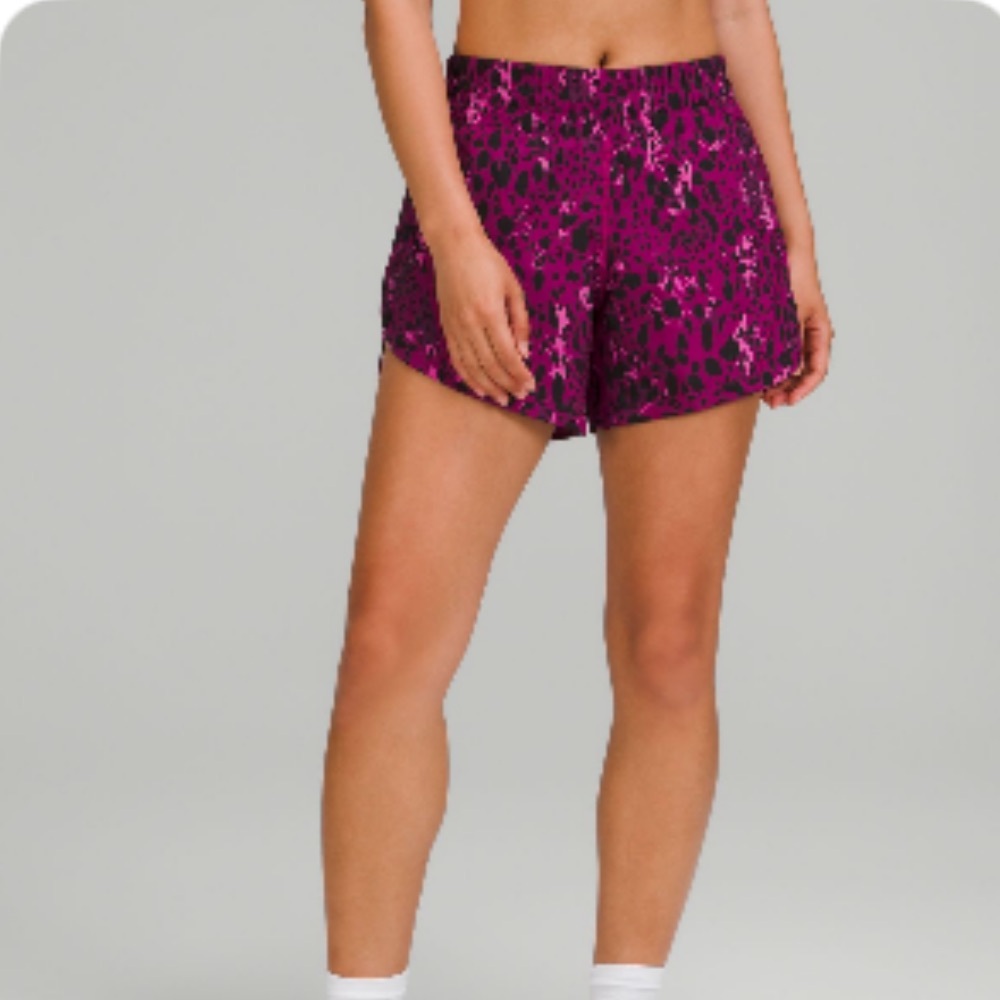 NWT lululemon Track That MidRise Lined Short 5" Cheetah Camo Magenta Purple SZ 4